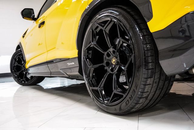 2023 Lamborghini Urus Performante photo 9