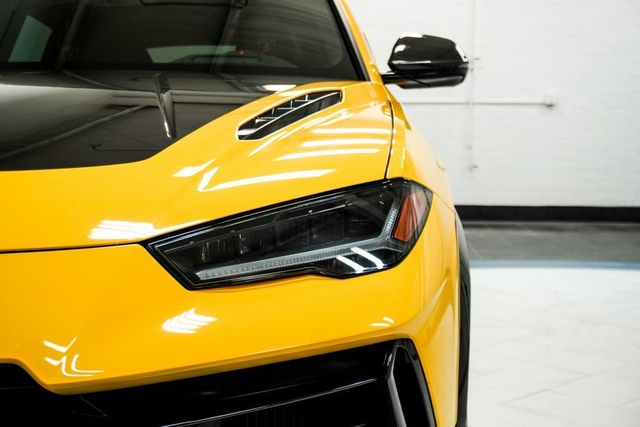 2023 Lamborghini Urus Performante photo 14