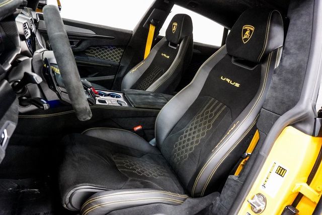 2023 Lamborghini Urus Performante photo 19