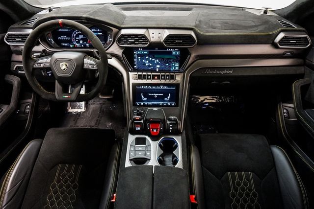 2023 Lamborghini Urus Performante photo 27
