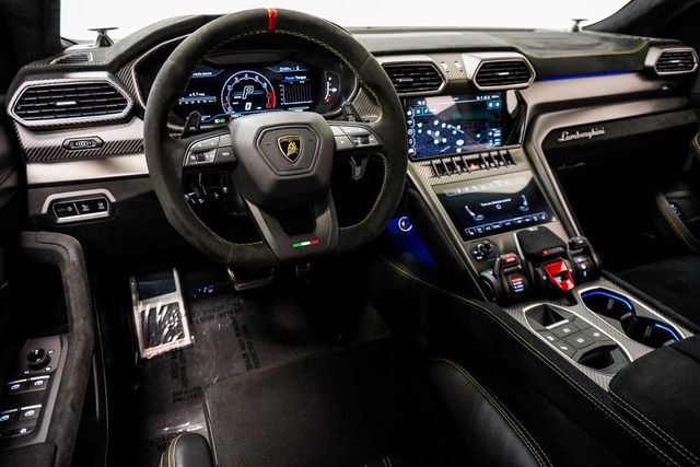 2023 Lamborghini Urus Performante photo 28
