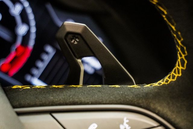 2023 Lamborghini Urus Performante photo 32
