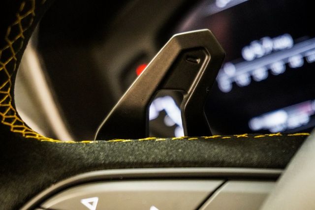 2023 Lamborghini Urus Performante photo 33