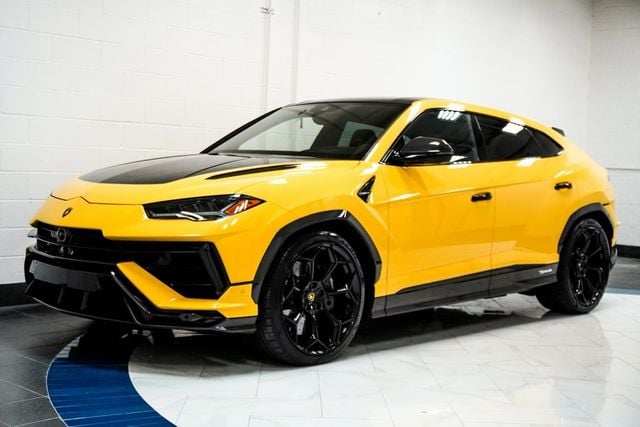 2023 Lamborghini Urus Performante photo 3