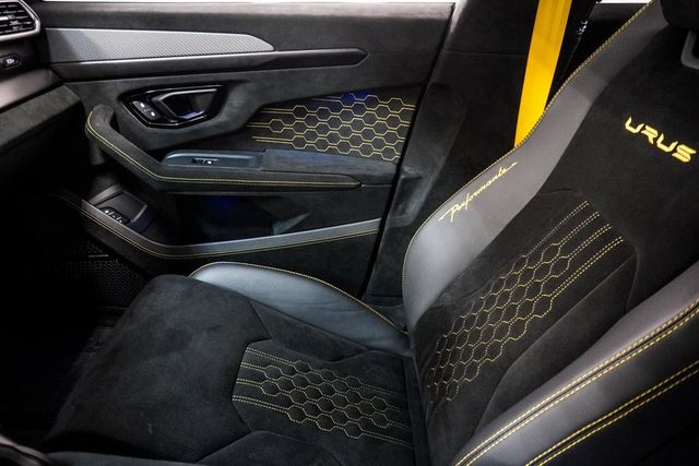 2023 Lamborghini Urus Performante photo 44