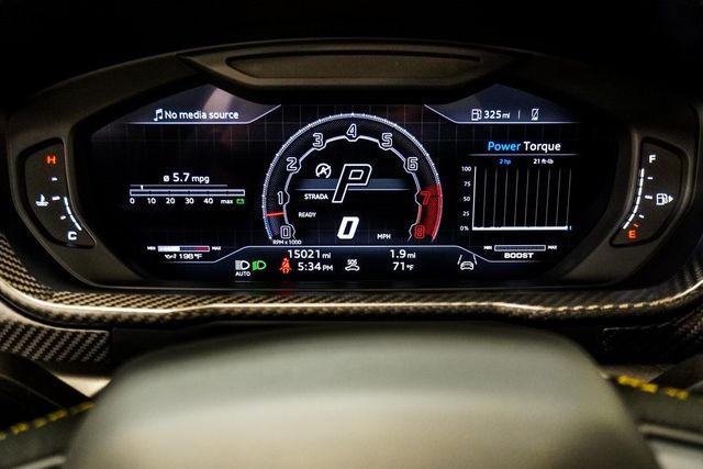 2023 Lamborghini Urus Performante photo 45