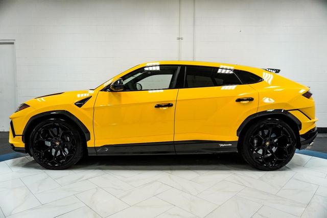 2023 Lamborghini Urus Performante photo 7
