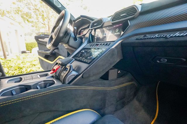 2023 Lamborghini Urus Performante AWD - 22982653 - 91