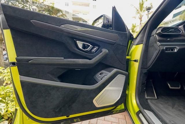 2023 Lamborghini Urus Performante AWD - 22986544 - 55