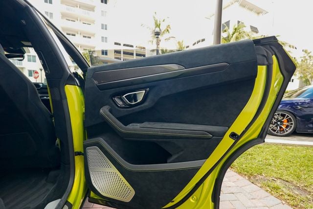 2023 Lamborghini Urus Performante AWD - 22986544 - 94