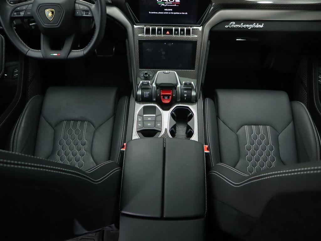 2023 Lamborghini Urus Performante photo 17