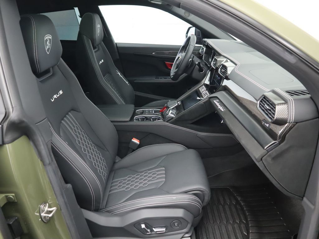 2023 Lamborghini Urus Performante photo 21
