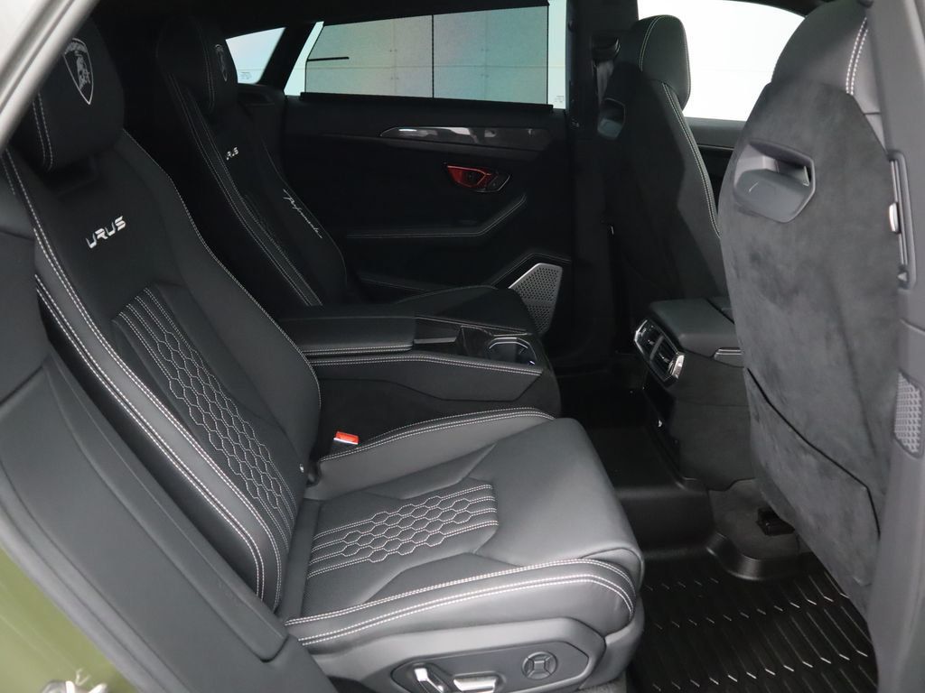 2023 Lamborghini Urus Performante photo 23