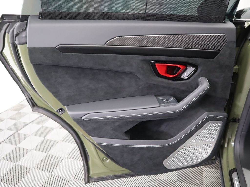 2023 Lamborghini Urus Performante photo 26