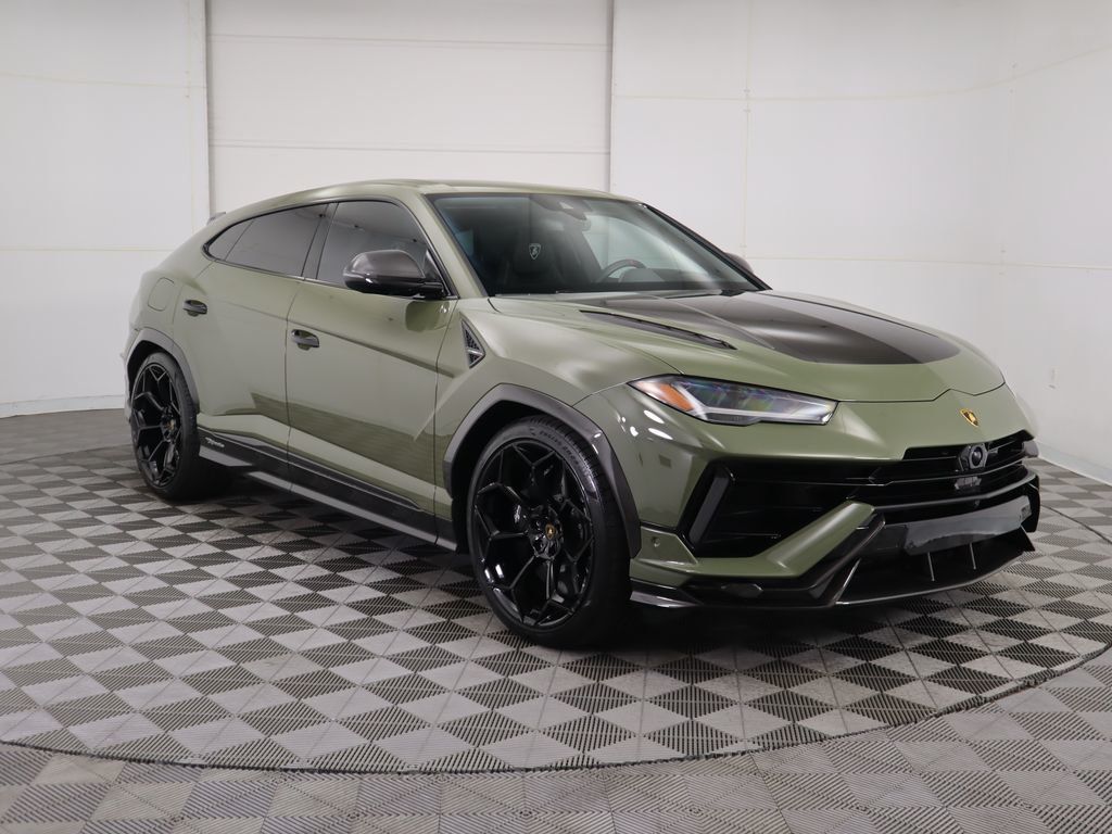 2023 Lamborghini Urus Performante photo 3