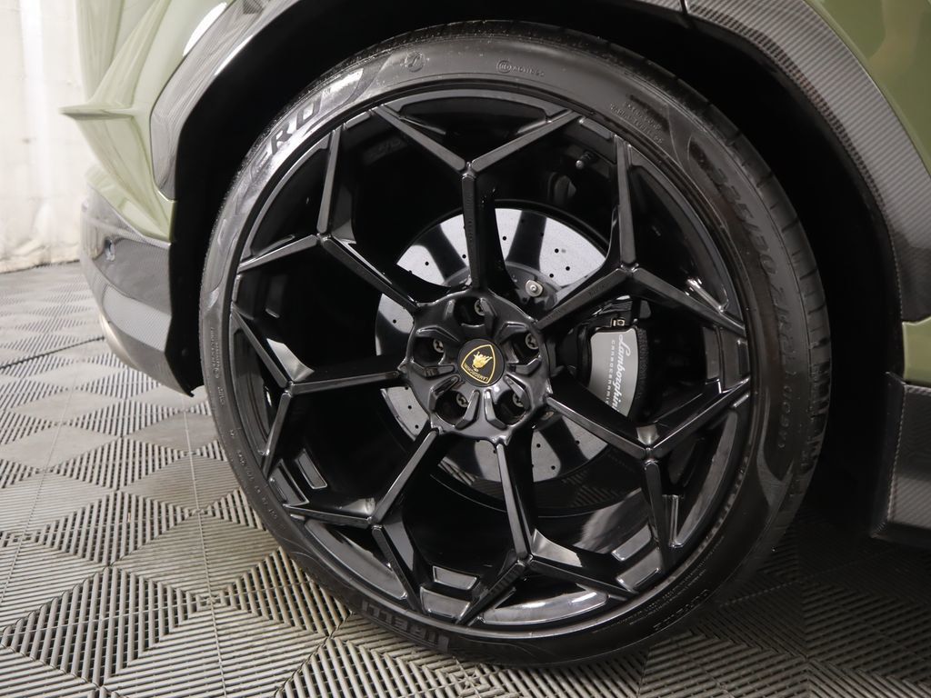 2023 Lamborghini Urus Performante photo 31