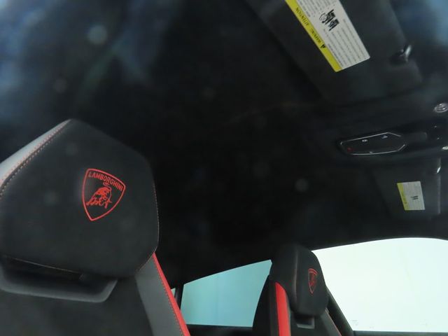 2023 Lamborghini Urus Performante AWD - 22928640 - 18