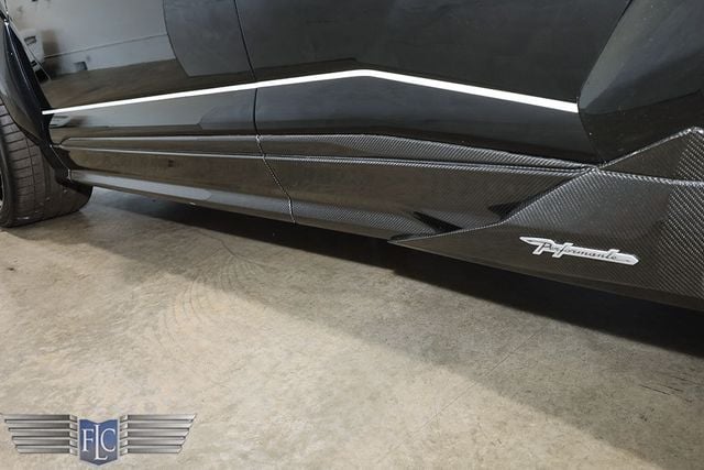 2023 Lamborghini Urus Performante AWD Essenza SCV12 - 22954782 - 15