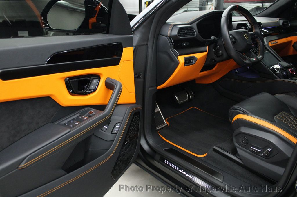 2023 LAMBORGHINI URUS - Image 16