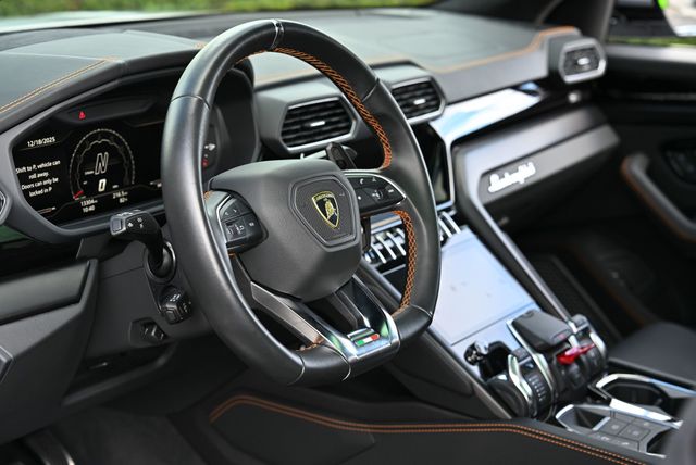 2023 Lamborghini Urus S AWD - 22962906 - 24