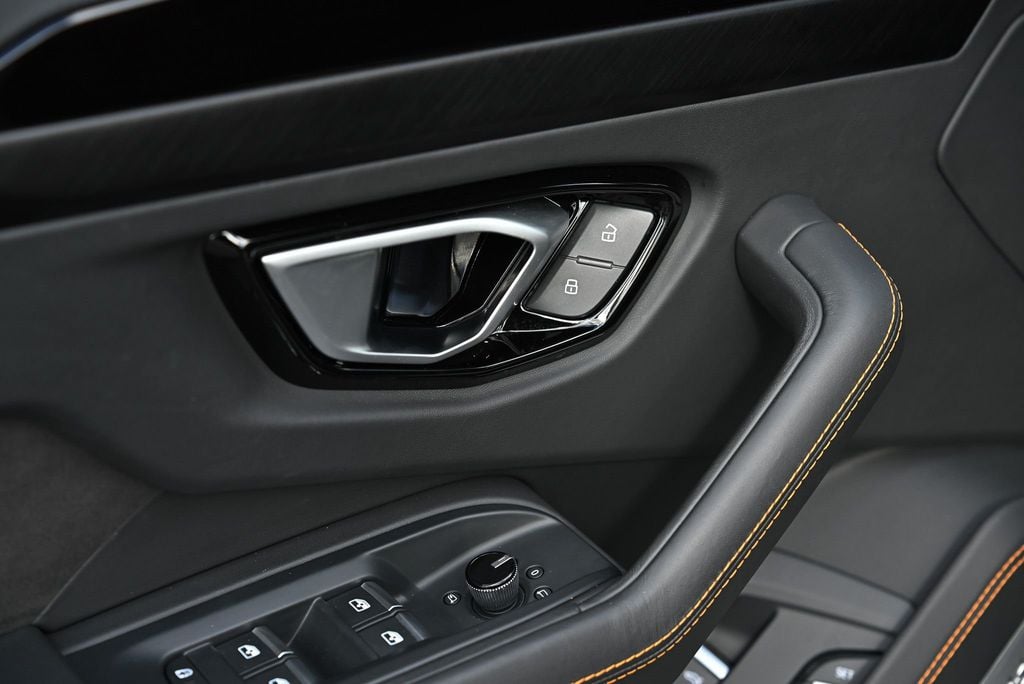 2023 Lamborghini Urus S AWD - 22962906 - 26