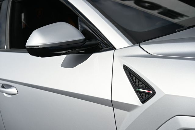 2023 Lamborghini Urus S AWD - 22962906 - 3
