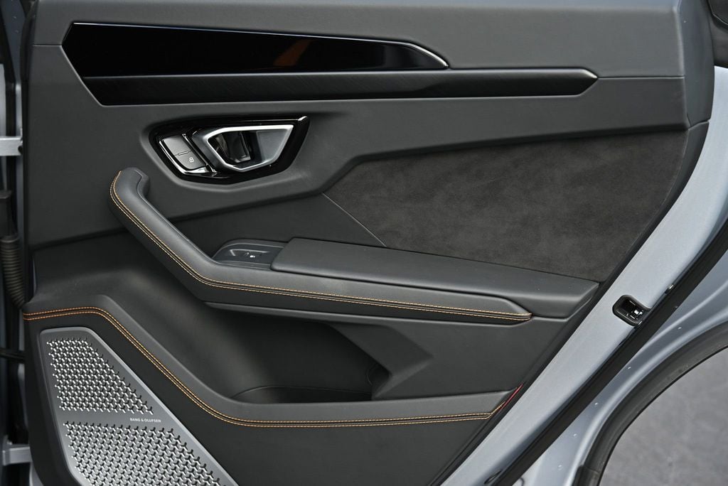 2023 Lamborghini Urus S AWD - 22962906 - 40