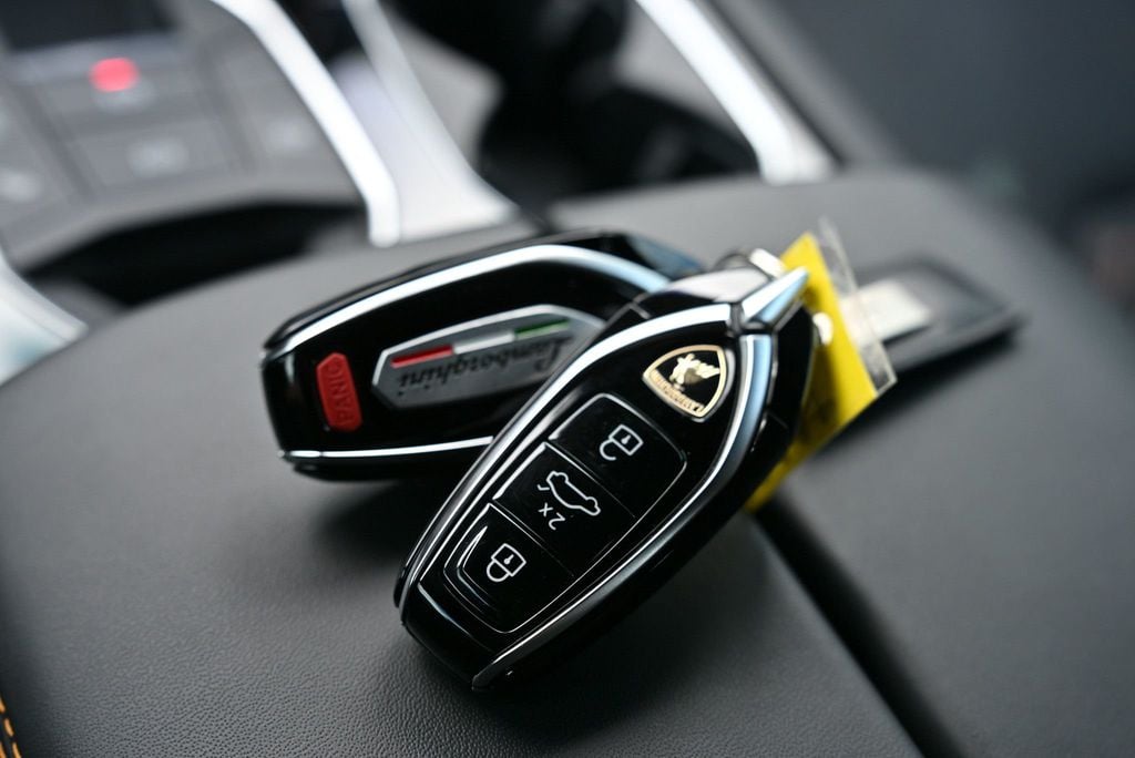 2023 Lamborghini Urus S AWD - 22962906 - 63