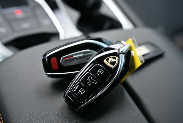 2023 Lamborghini Urus S AWD - 22962906 - 63