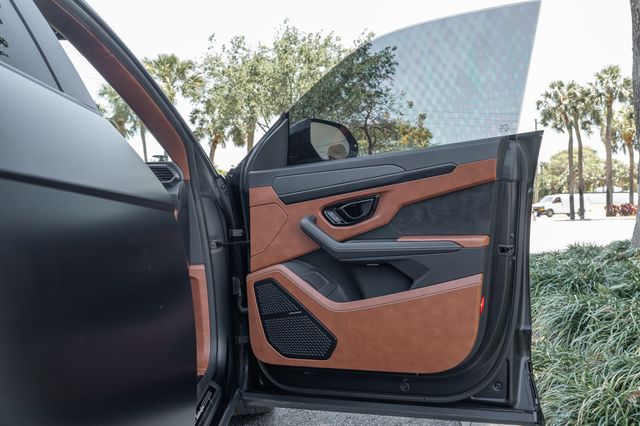 2023 Lamborghini Urus S AWD - 22411788 - 33