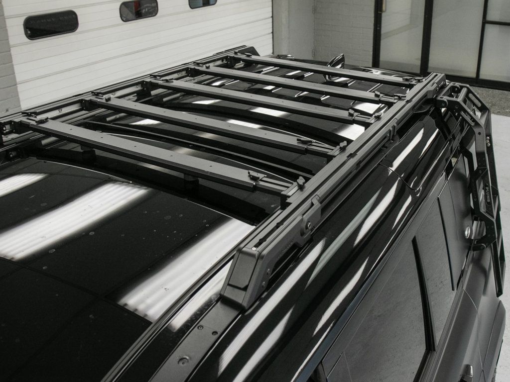 Land Rover Defender photo 12