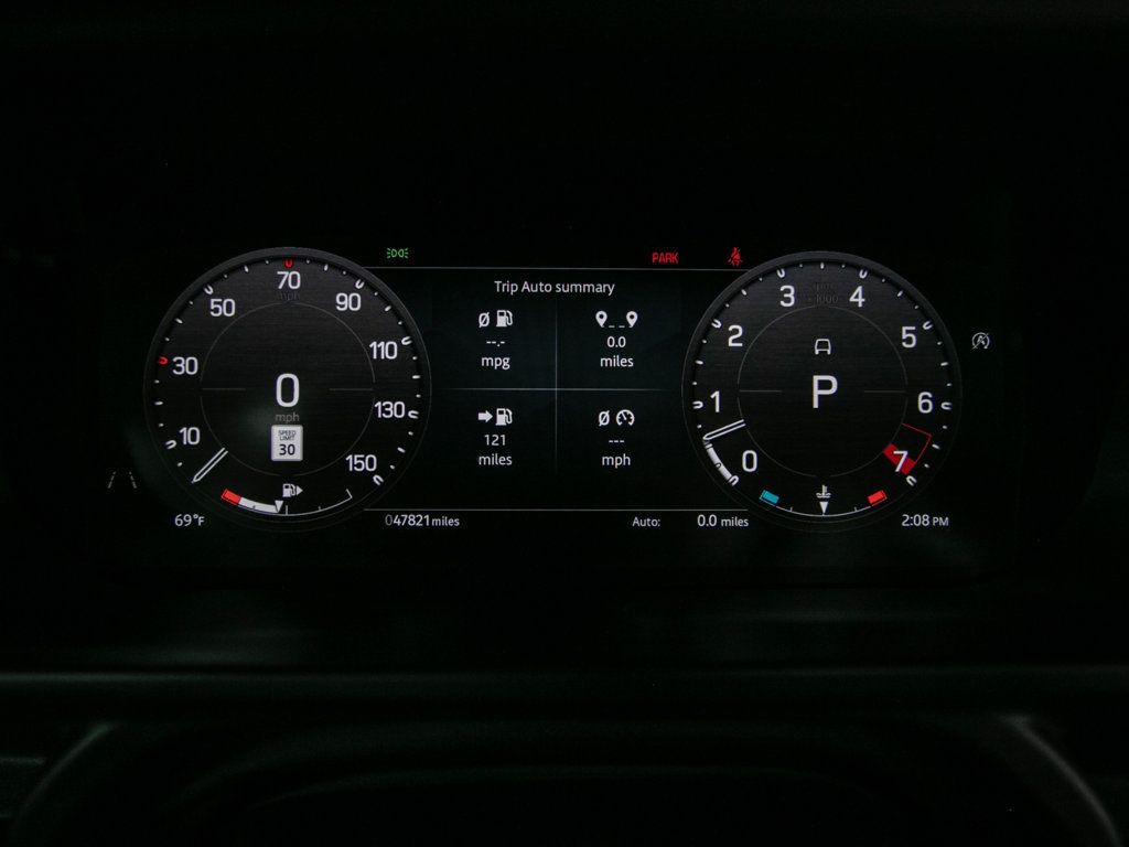 Land Rover Defender photo 19
