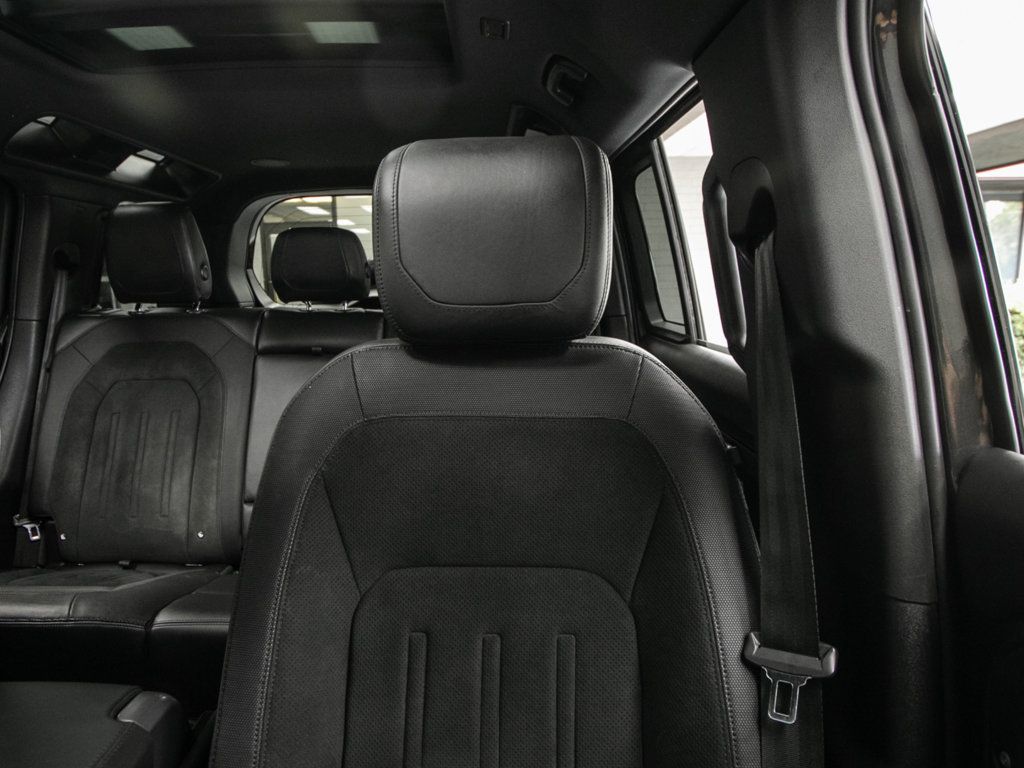 Land Rover Defender photo 26