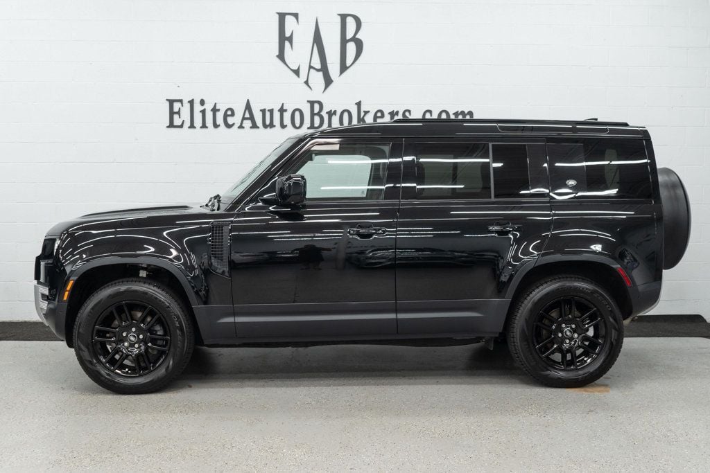 2023 Land Rover Defender 110 S photo 2