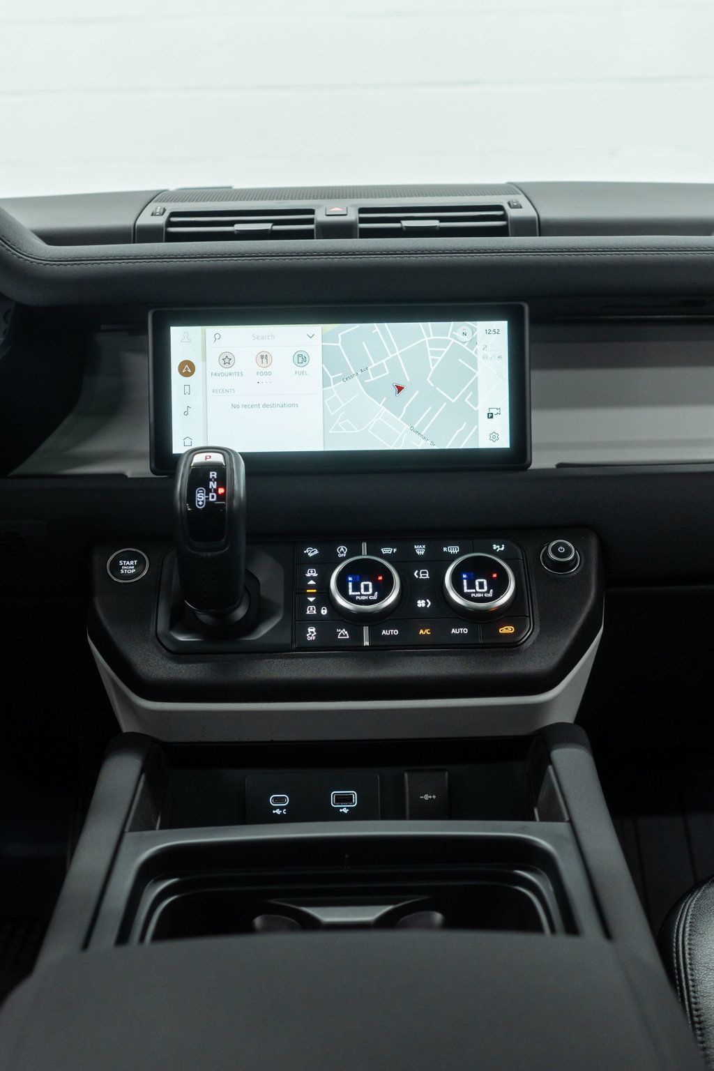 2023 Land Rover Defender 110 S photo 24
