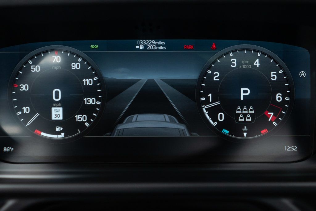 2023 Land Rover Defender 110 S photo 25