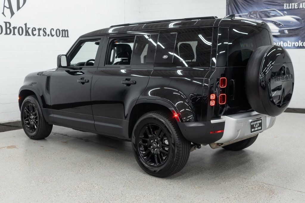 2023 Land Rover Defender 110 S photo 40