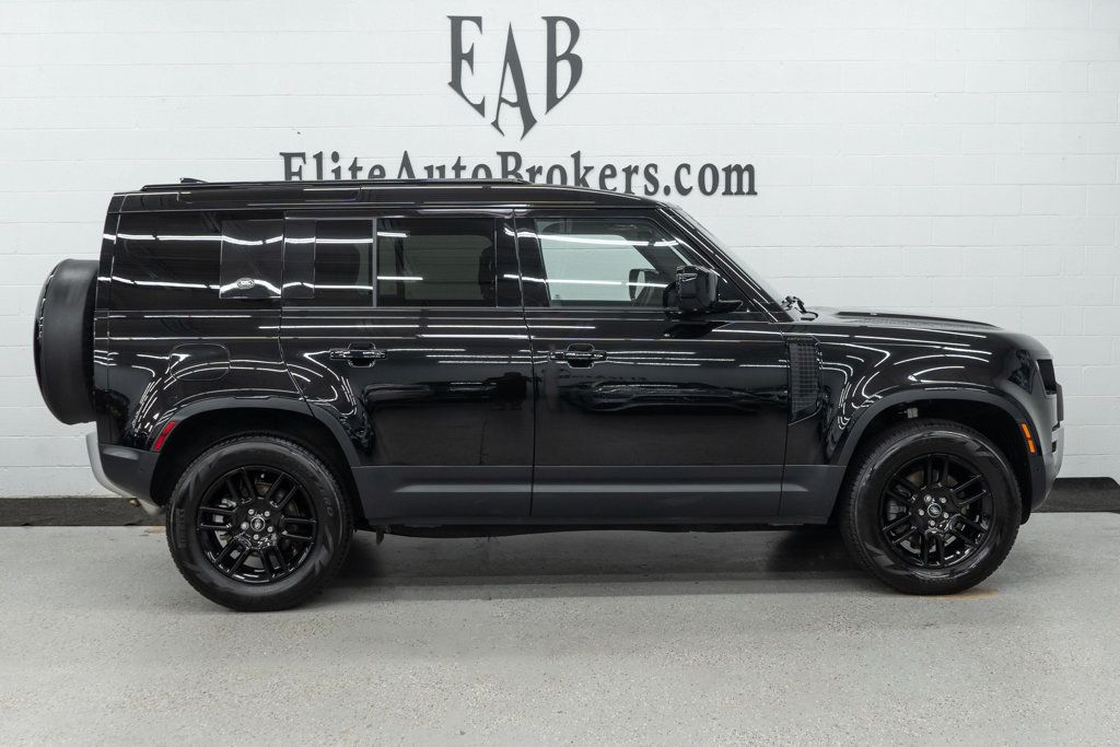 2023 Land Rover Defender 110 S photo 4