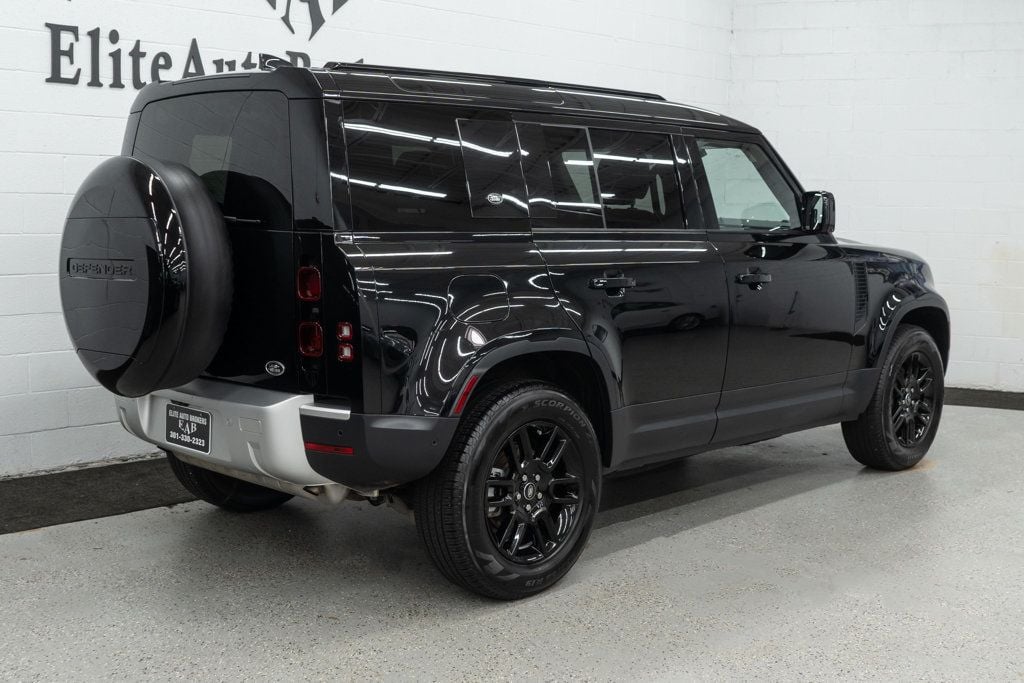 2023 Land Rover Defender 110 S photo 5