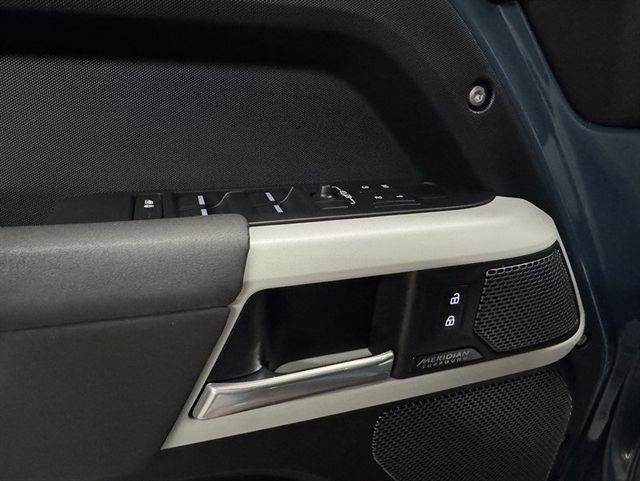 2023 Land Rover Defender 110 SE AWD - 23001525 - 11