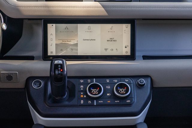 2023 Land Rover Defender 110 SE AWD - 22922991 - 19