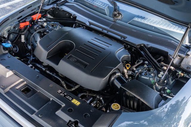 2023 Land Rover Defender 110 SE AWD - 22922991 - 32