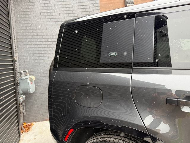 2023 Land Rover Defender 110 V8 AWD - 22931175 - 13
