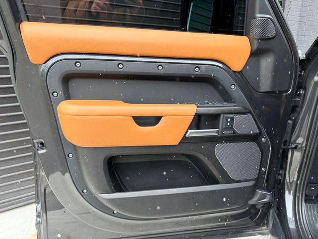 2023 Land Rover Defender 110 V8 AWD - 22931175 - 28