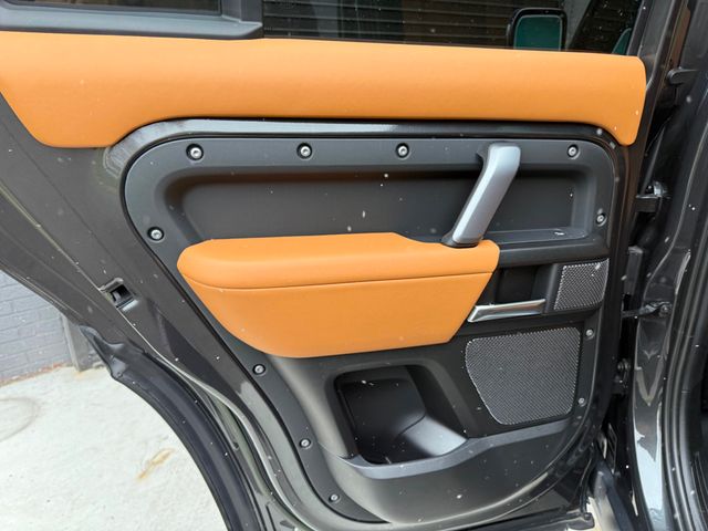 2023 Land Rover Defender 110 V8 AWD - 22931175 - 31