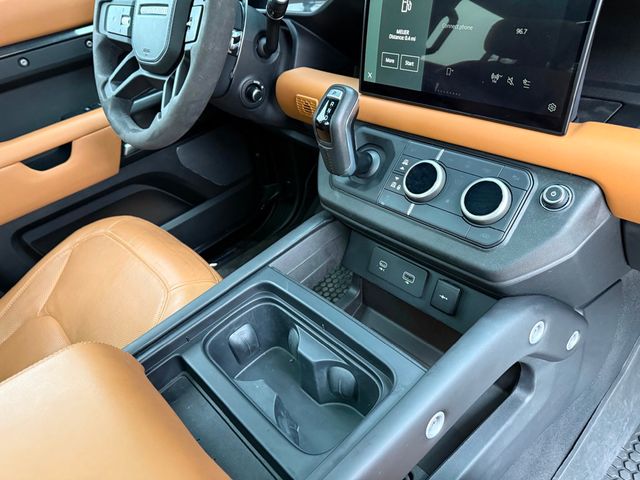 2023 Land Rover Defender 110 V8 AWD - 22931175 - 39
