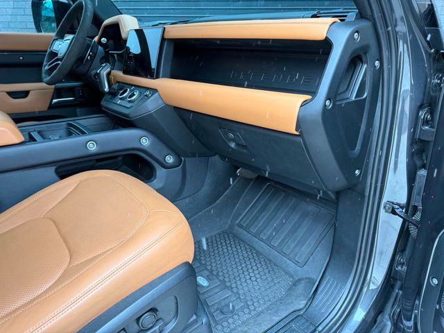 2023 Land Rover Defender 110 V8 AWD - 22931175 - 43
