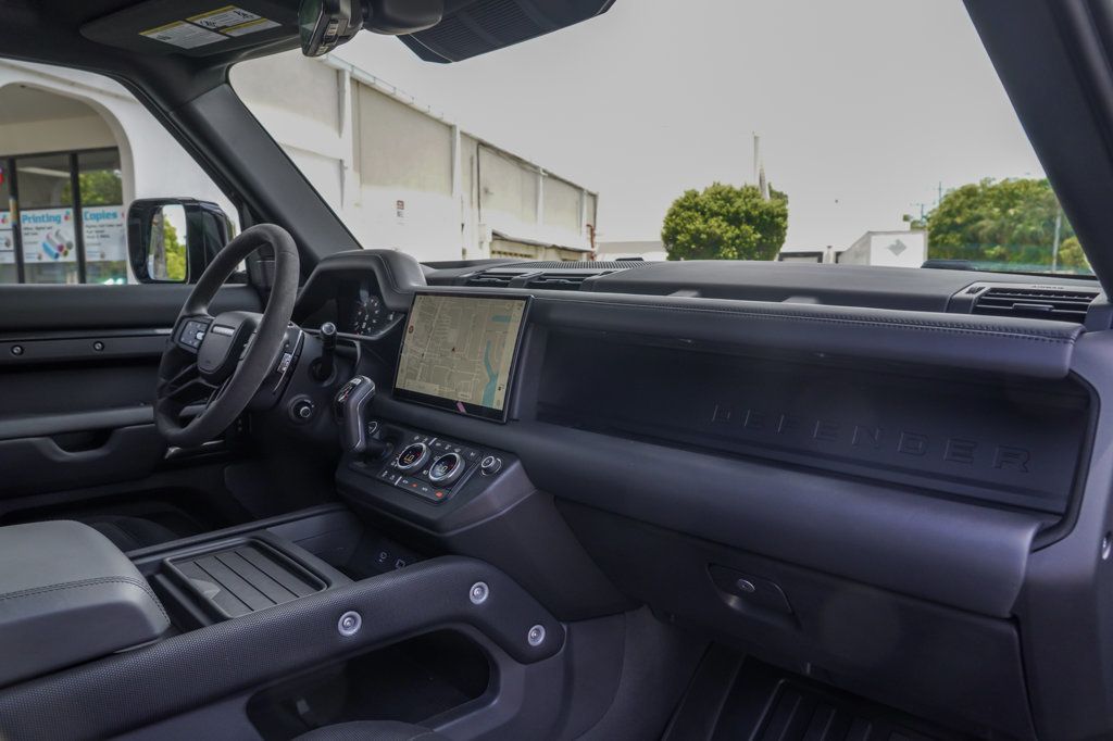 2023 Land Rover Defender 110 V8 photo 24