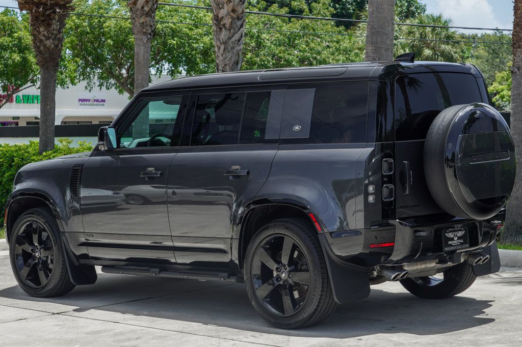 2023 Land Rover Defender 110 V8 photo 3