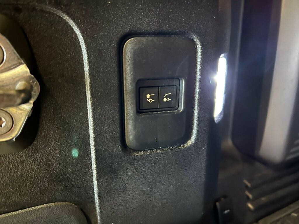 2023 Land Rover Defender 110/V8/AWD/PanoRoof/14WayHtd&CldSeats/360Cam/AdapCruise/NAV - 22919212 - 28